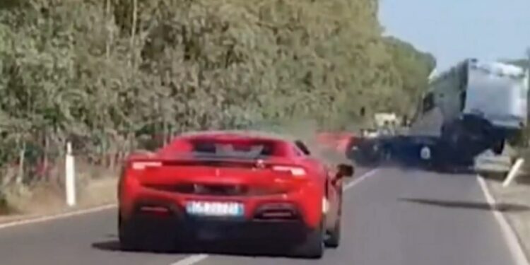 Alldaynews.gr Φονική καραμπόλα με Ferrari και Lamborghini – Δύο νεκpοί και ένα βίντεο που κόβει την ανάσα στη Σαρδηνία