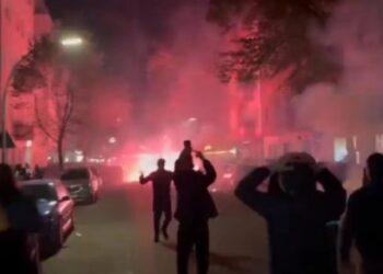 Alldaynews.gr Άγρια επεισόδια σε φιλοπαλαιστινιακές διαδηλώσεις στη Γερμανία: Δεκάδες συλλήψεις και 65 τραυματίες αστυνομικοί (video)