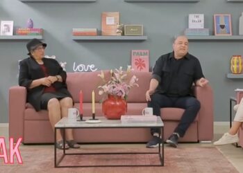 Ο Μάρκος Σεφερλής πήγε σε εκπομπή με την Μαμά του-Συγκλόνισαν για τον θάνατο του αδερφού του[video]