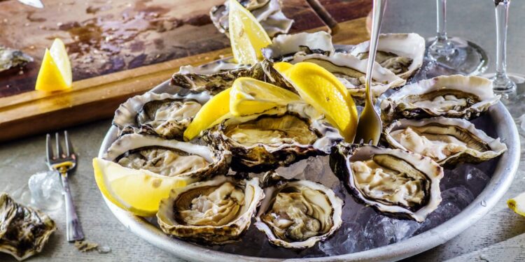 Alldaynews.gr Γυναίκα βγήκε ραντεβού και έφαγε 4 πιάτα με 48 στρείδια – Αυτό που συνέβη στη συνέχεια ήταν… απρόσμενο