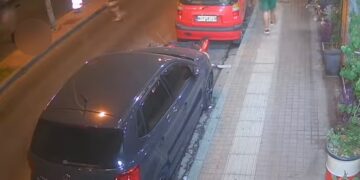 Alldaynews.gr Θεσσαλονίκη: Παραδόθηκε ο οδηγός του ΙΧ που παρέσυρε και εγκατέλειψε μοτοσικλετιστή – Το σοκαριστικό βίντεο