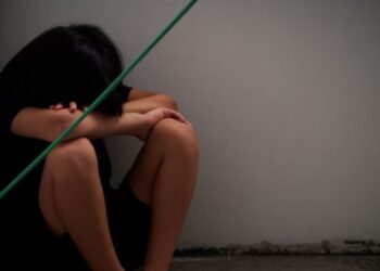 Alldaynews.gr Χαλκίδα: “Αν δεν κάτσεις, θα σε πετάξω από το μπαλκόνι”, απειλούσε τον 9χρονο ο πατέρας του (video)