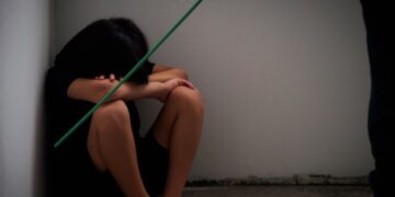 Alldaynews.gr Χαλκίδα: “Αν δεν κάτσεις, θα σε πετάξω από το μπαλκόνι”, απειλούσε τον 9χρονο ο πατέρας του (video)