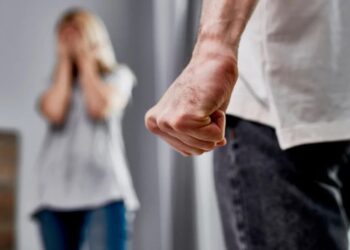 Alldaynews.gr Απίστευτο περιστατικό στα Χανιά: Τσακώθηκε με τη σύντροφό του, τη χτύπησε, το μετάνιωσε και κάλεσε ο ίδιος την αστυνομία