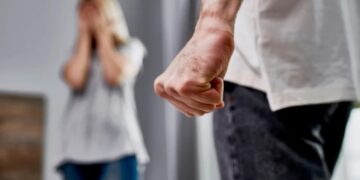 Alldaynews.gr Απίστευτο περιστατικό στα Χανιά: Τσακώθηκε με τη σύντροφό του, τη χτύπησε, το μετάνιωσε και κάλεσε ο ίδιος την αστυνομία