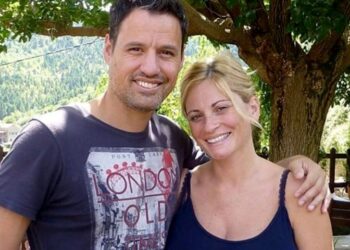 Alldaynews.gr Unfollow μετά τον χωρισμό-βόμβα Παπαθωμά και Πετράκου: Το σχόλιο του τραγουδιστή στη νέα ανάρτηση της πρώην του (video)