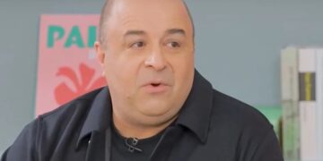 Alldaynews.gr Γυναίκα φρίκαρε όταν άνοιξε την ηλεκτρική σκούπα και είδε τι είχε ρουφήξει: «Δεν κοιμήθηκα για τρεις μέρες…» (video)