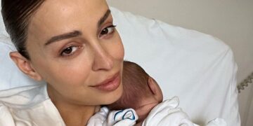 Alldaynews.gr Ελένη Φουρέιρα: “Προσπαθούσα 2 χρόνια να κάνω παιδί κι άκουγα: πότε θα γίνεις μάνα; Αγχωνόμουν για την ηλικία”