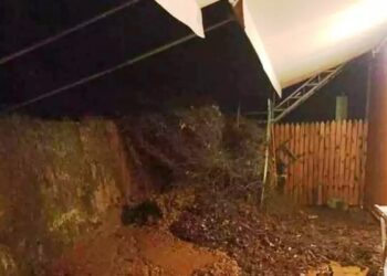 Απίστευτες εικόνες στην Πάτρα: «Τσούλησε» το βουνό και «έπνιξε» σπίτι στη λάσπη