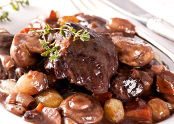 Σέρβιρε.. θάνατο: 50χρονη “ξέκανε” τα πεθερικά της με δηλητηριασμένο φαγητό – Πώς γλίτωσε ο πρώην σύζυγός της (φωτο, video)