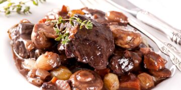 Alldaynews.gr Σέρβιρε.. θάνατο: 50χρονη “ξέκανε” τα πεθερικά της με δηλητηριασμένο φαγητό – Πώς γλίτωσε ο πρώην σύζυγός της (φωτο, video)