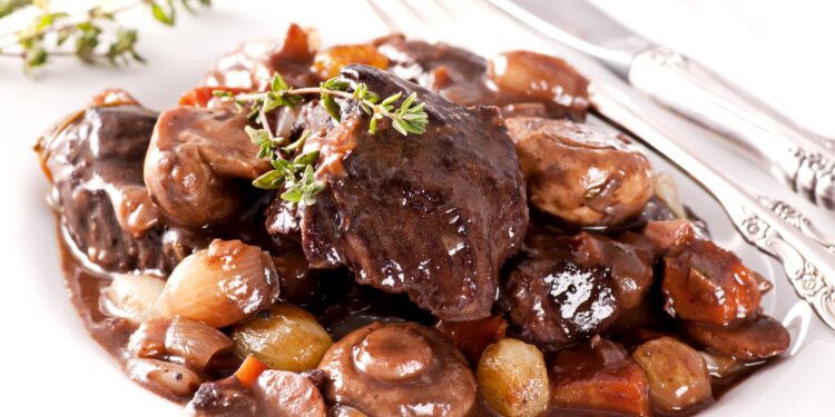 Alldaynews.gr Σέρβιρε.. θάνατο: 50χρονη “ξέκανε” τα πεθερικά της με δηλητηριασμένο φαγητό – Πώς γλίτωσε ο πρώην σύζυγός της (φωτο, video)