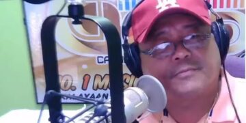 Alldaynews.gr Δολοφονία σε live μετάδοση: Πυροβόλησαν και σκότωσαν ραδιοφωνικό παραγωγό την ώρα που έκανε εκπομπή (video)