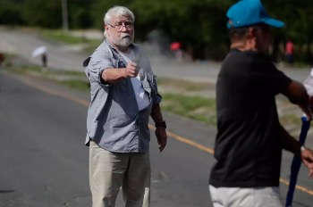 Παναμάς: Η σοκαριστική στιγμή που άνδρας πυροβολεί και σκοτώνει δυο διαδηλωτές που είχαν κλείσει το δρόμο