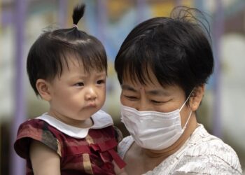 Μυστηριώδης πνευμονία σαρώνει στην Κίνα και γεμίζει τα νοσοκομεία