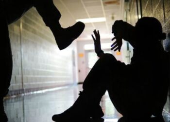 Εύβοια: 16χρονος ξυλοκοπήθηκε μέσα σε σχολικό λεωφορείο από συμμαθητές του