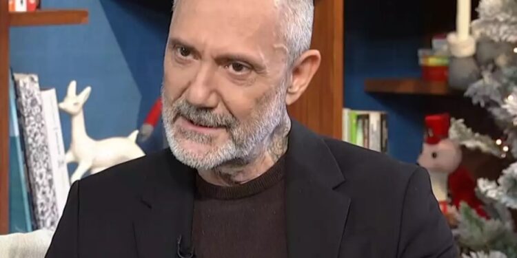 Γρηγόρης Βαλλιανάτος: Υπάρχει ρατσισμός και περιφρόνηση για τον Στέφανο Κασσελάκη