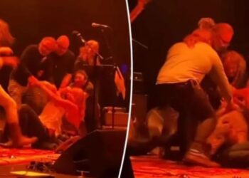 Συγκρότημα πλακώθηκε στο ξuλο πάνω στη σκηνή – Δεν σε χρειαζόμαστε, είπε ο τραγουδιστής κι έδιωξε τον κιθαρίστα