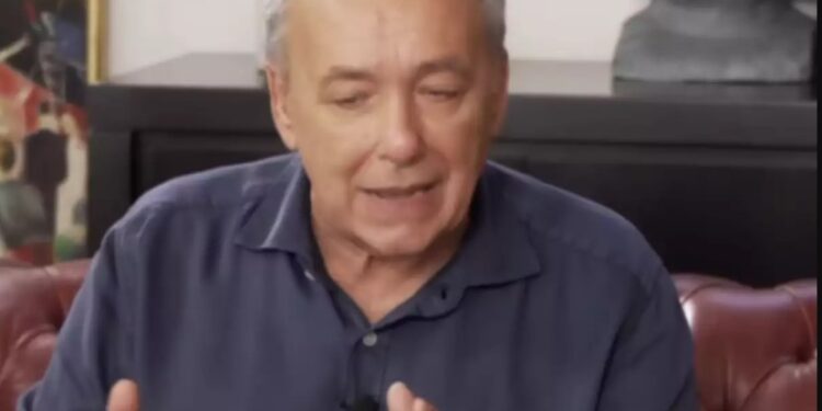 Ανδρέας Μικρούτσικος στον Ηλία Ψινάκη: «Τι είμαι; Ένας μ…κας γλείφτης; Τόσοι υπάρχουν, πρέπει να προστεθώ κι εγώ;»