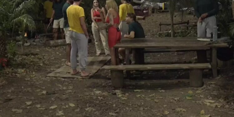 Μύλος έγιναν στο Celebrity: “Εσύ γαμ…σαι, Καλίδη! Γλύψε τον Χειμωνέτο από πάνω μέχρι κάτω”