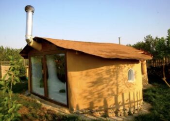 Τα παραμυθένια σπίτια από cob με 1.500 ευρώ από δύο Λαρισαίους – Η πρωτοτυπία και οι χιλιάδες εθελοντές (φωτο)