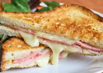 Μέχρι και το τοστ έγινε είδος πολυτελείας – Πόσο αυξήθηκε η τιμή της γαλοπούλας σε σχέση με πέρσι (video)