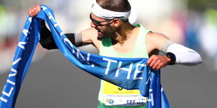 Alldaynews.gr Πρώτος Έλληνας στον Μαραθώνιο 2023 ο Παναγιώτης Καραΐσκος – Φοβερή στιγμή στον τερματισμό