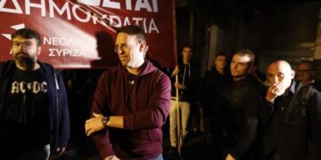 Κατέβηκε στην πορεία για το Πολυτεχνείο ο Στέφανος Κασσελάκης