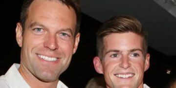 Alldaynews.gr Στέφανος Κασσελάκης: Η ερώτηση σε δημοσιογράφο για τον σύντροφό του και ο λόγος που έφυγε από την πορεία του Πολυτεχνείου