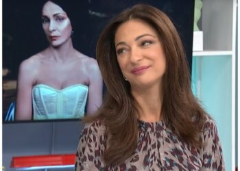 Πένθος για την Έμιλυ Κολιανδρή: Πέθανε ο πατέρας της και το αποκάλυψε ζωντανά