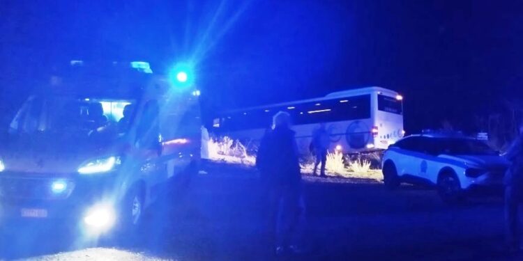 Alldaynews.gr Νεκρός ο οδηγός του ΚΤΕΛ που έπαθε ανακοπή και παραλίγο να ρίξει το λεωφορείο σε γκρεμό (φωτο, video)