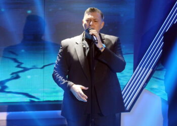 “Ο γιος μου είναι 31, θέλω κι άλλο παιδί” Η διαφορά ηλικίας Νίκου Μακρόπουλου με τη σύντροφό του & η αποκάλυψη