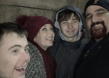 Δεν το χωρά ο νους: Τραγωδία με 45χρονη μητέρα 2 παιδιών που ήπιε υπερβολική ποσότητα νερού, απαρηγόρητος ο σύζυγος