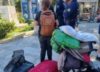 Χανιά: Παιδάκι κατέρρευσε στον δρόμο δίπλα από τη μητέρα του που ζητούσε ελεημοσύνη