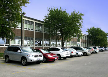 42χρονη παντρεμένη δασκάλα κατηγορείται ότι έκανε σeξ με 11χρονο αγόρι στο αυτοκίνητό της κοντά στο σχολείο του