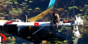 Alldaynews.gr Ο απόλυτος τρόμος: Πέρασε 9 ώρες πάνω στο φτερό του αεροπλάνου μετά την πτώση, με τους κροκόδειλους να καραδοκούν (video)