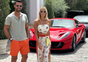 Ονειρευόταν μια καριέρα σαν ποδοσφαιριστής στη Ρεάλ και παντρεύτηκε μια πλούσια 18 χρόνια μεγαλύτερη: Τώρα ζει ως σεΐχης