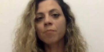 Alldaynews.gr «Με βiασε καθηγητής που είχα στο πανεπιστήμιο» – Η συγκλονιστική καταγγελία γυναίκας στην κάμερα (video)