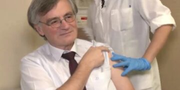 Σωτήρης Τσιόδρας: Έκανε το επικαιροποιημένο εμβόλιο κατά του κορωνοϊού[video]