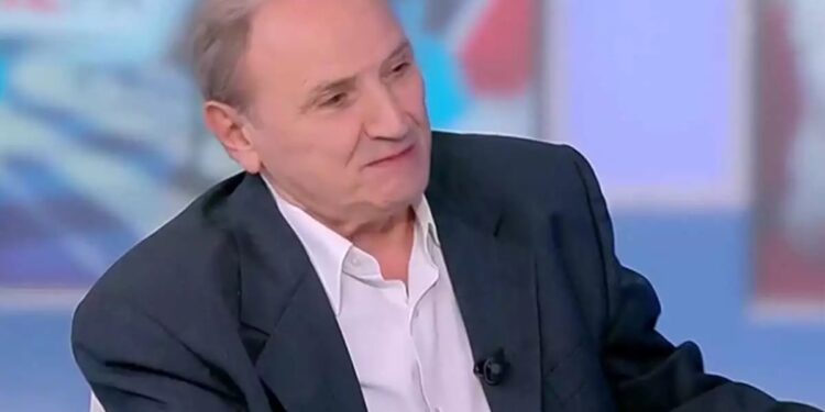 Alldaynews.gr Χαμός με Τζουμάκα στο στούντιο του ΣΚΑΪ – «Ξέρω ποιος έχει την εξουσία στη χώρα, έφυγα με ξύλο από υπουργείο»
