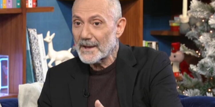 “Ο Κασσελάκης μέσα σε δυο μήνες από “αδελφή του ελέους” είναι αρχηγός της αξιωματικής αντιπολίτευσης”