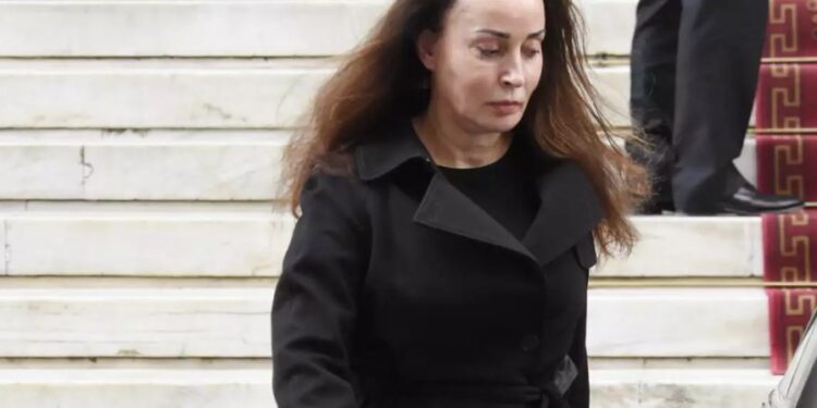 Alldaynews.gr Βίκυ Τσοχατζοπούλου: «Δεν είναι απόφαση, είναι ανάγκη να φύγουμε από τη χώρα»