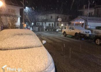 Χιόνια έφερε η κακοκαιρία Bettina στις περιοχές γύρω από τη Θεσσαλονίκη – Στα λευκά Χορτιάτης, Φίλυρο, Ασβεστοχώρι και Ωραιόκαστρο