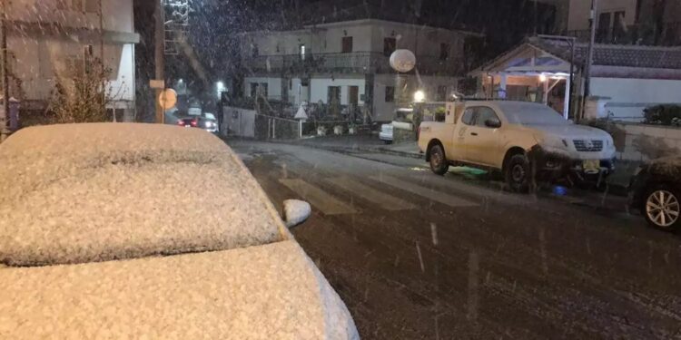 Alldaynews.gr Χιόνια έφερε η κακοκαιρία Bettina στις περιοχές γύρω από τη Θεσσαλονίκη – Στα λευκά Χορτιάτης, Φίλυρο, Ασβεστοχώρι και Ωραιόκαστρο