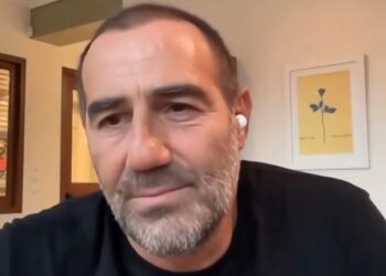 Συγκινημένος ο Αντώνης Κανάκης: «Δίνω τα πάντα για να δω τον μπαμπά μου να αγκαλιάζει τα παιδιά μου κι ας μην τον αγκαλιάσω εγώ»