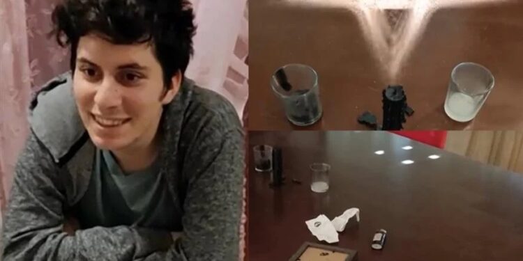 Alldaynews.gr Μαύρα κεριά, μυστήρια σύμβολα, «πίστη στον σατανά» και μπούλινγκ – Συγκλονίζει η οικογένεια του 19χρονου που βρέθηκε νεκpός σε ντουλάπα