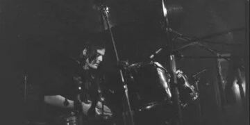 Alldaynews.gr Πέθανε ξαφνικά ο Γιώργος Τόλιος: Ήταν ντράμερ του θρυλικού συγκροτήματος «Τρύπες»