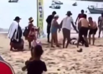 Καρχαρίας κατασπάραξε μητέρα που θυσιάστηκε για να σώσει την 5χρονη κόρη της (video)