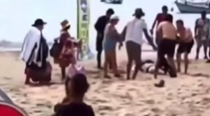 Καρχαρίας κατασπάραξε μητέρα που θυσιάστηκε για να σώσει την 5χρονη κόρη της (video)