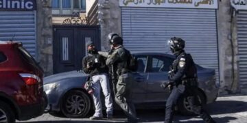 Alldaynews.gr Ιερουσαλήμ: Η στιγμή που Ισραηλινοί αστυνομικοί επιτέθηκαν σε ρεπόρτερ του Αnadolu – Ξεκίνησε έρευνα